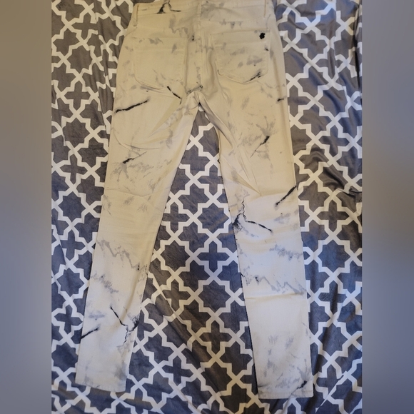 RARE! Black Orchid White Printed Billie Zipper Jeans - Picture 7 of 11